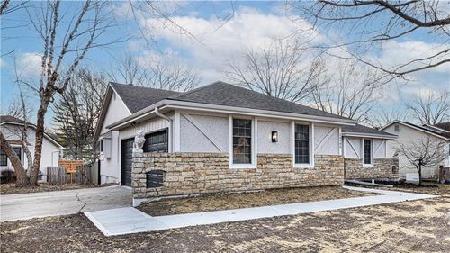 16900 E 49th Ter S, Independence, MO, 64055-6305 | Card Image