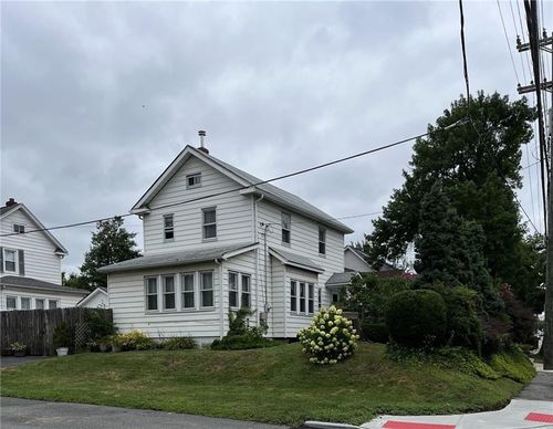 2111 Victory Blvd, Staten Island, NY, 10314-6601 | Card Image
