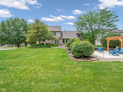 8026 Meadow Bend Drive, House other with 3 bedrooms, 2 bathrooms and null parking in Indianapolis IN | Image 2