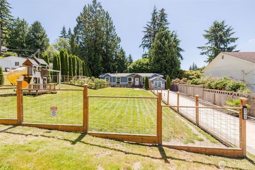 5709 Ne Woodburn Rd, Kingston, WA, 98346-7600 | Card Image