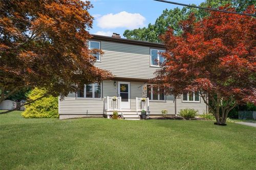 70 Country Hill Rd, Cumberland, RI, 02864-4702 | Card Image