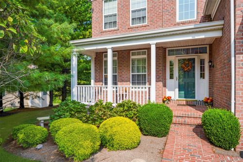 653 Creekside Ln, Fishkill, NY, 12524-4903 | Card Image