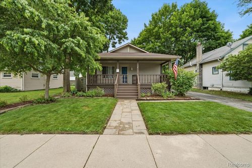 154 East St, Oxford, MI, 48371-4946 | Card Image