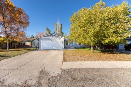 805 Oakwood Dr, Belgrade, MT, 59714-8364 | Card Image