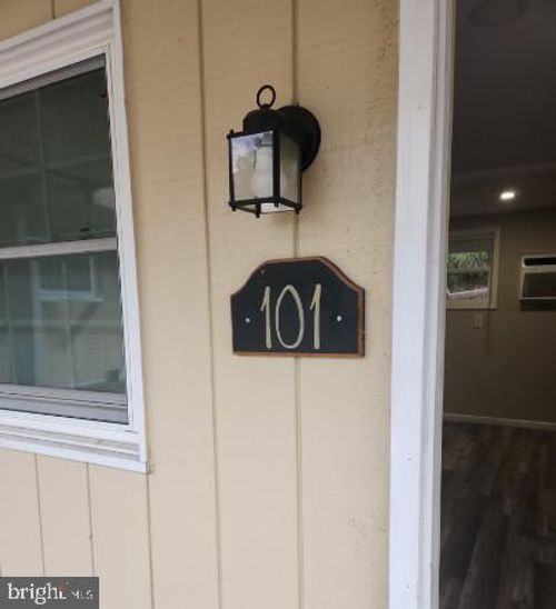 apt-101-9349 Valley Rd, BERKELEY SPRINGS, WV, 25411-7108 | Card Image