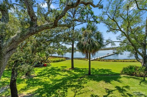 15017 Innerarity Point Rd, Pensacola, FL, 32507-8310 | Card Image