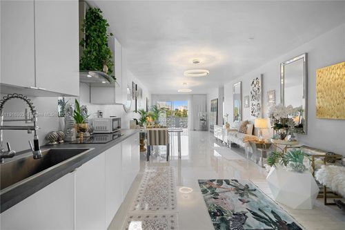 apt-302-13105 Ixora Ct, North Miami, FL, 33181-2321 | Card Image