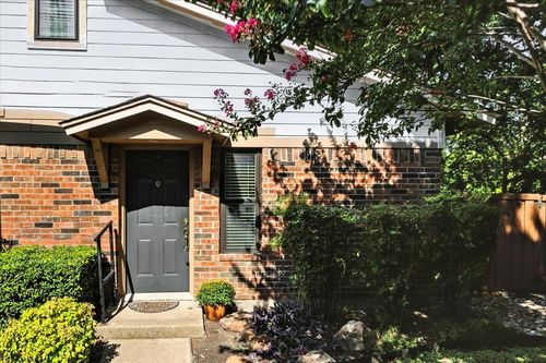 5642 Cedar Creek Dr, Benbrook, TX, 76109-5768 | Card Image