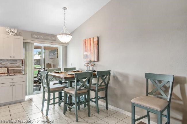 kitchen dining area | Image 7