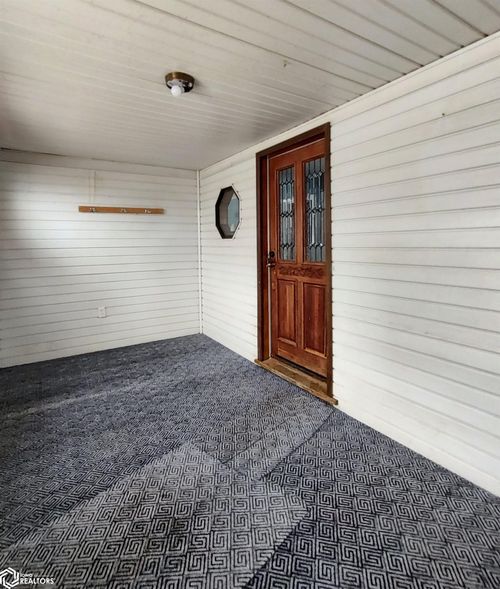 404 W Madison St, Marshalltown, IA, 50158-2705 | Card Image