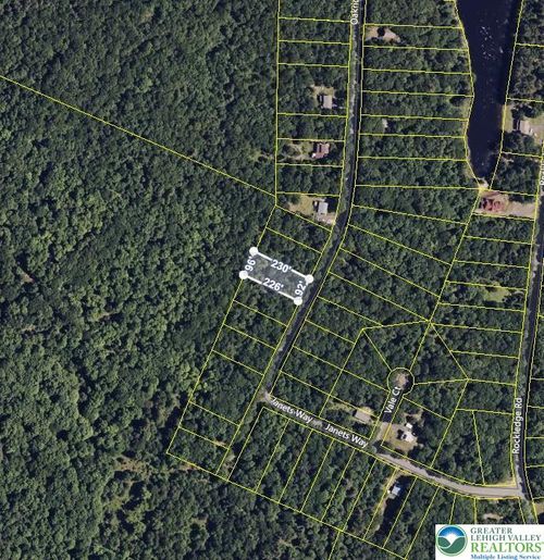 179 Oak Ridge Dr, Dingmans Ferry, PA, 18328-9121 | Card Image