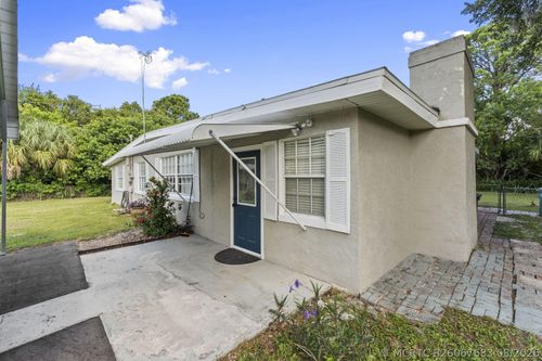 3920 Edwards Rd, Fort Pierce, FL, 34981-4505 | Card Image