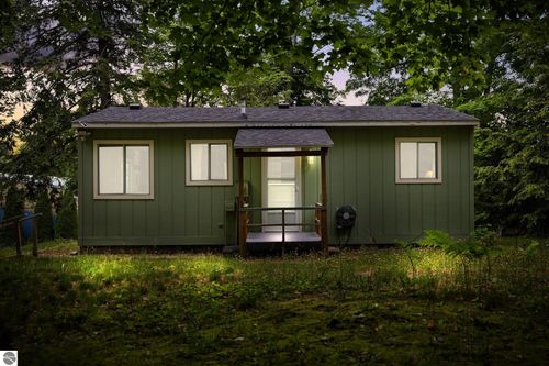 10835 N Shore Dr, Northport, MI, 49670-9752 | Card Image