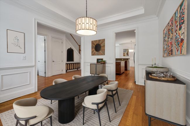 dining | Image 8