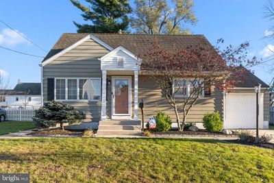 27 Baltusrol Street, House other with 3 bedrooms, 1 bathrooms and null parking in Hamilton NJ | Image 1