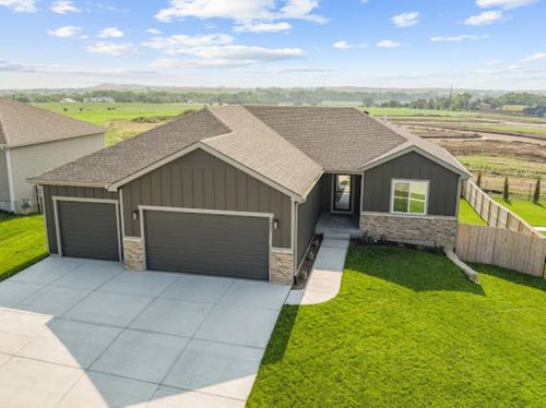 1933 Wheatland Valley Dr, Salina, KS, 67401-7120 | Card Image