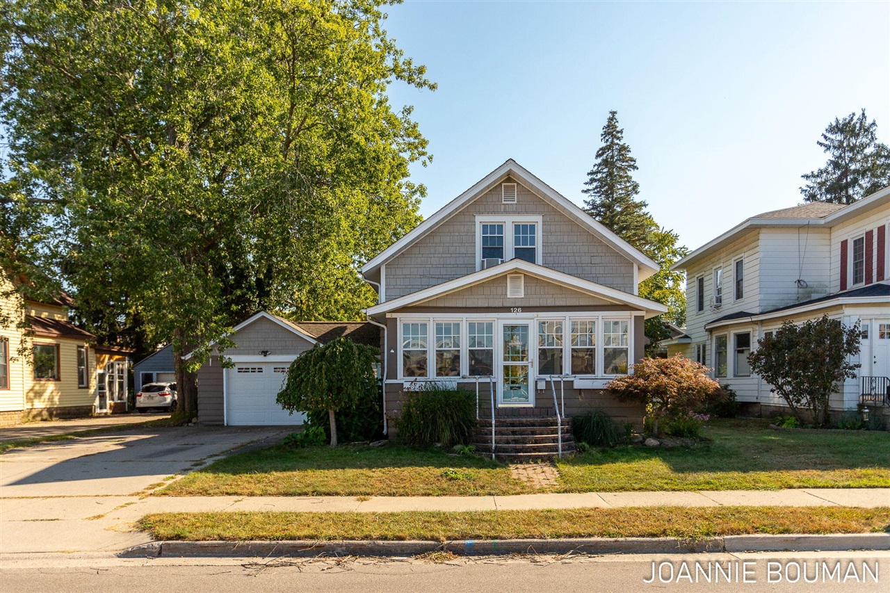 Cherry Ave, Zeeland, MI 49464