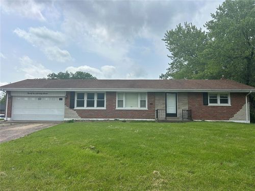 9677 Weyburn Dr, Saint Louis, MO, 63136-5232 | Card Image