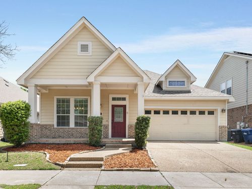 4901 Newbridge Dr, McKinney, TX, 75070-8658 | Card Image