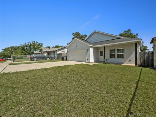 1512 Irma St, Fort Worth, TX, 76104-5615 | Card Image