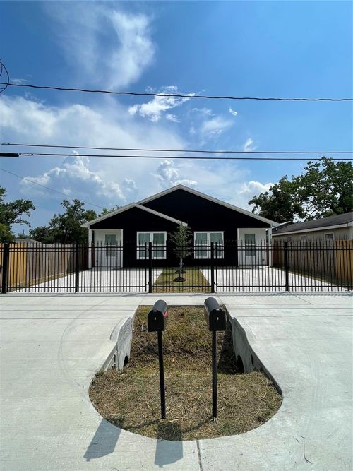 a-4124 Vaughn St, Houston, TX, 77016-6661 | Card Image