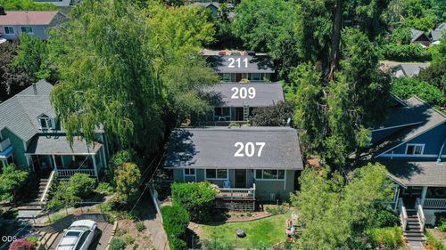 units-207-209-211-207 Gresham Street, Ashland, OR, 97520 | Card Image