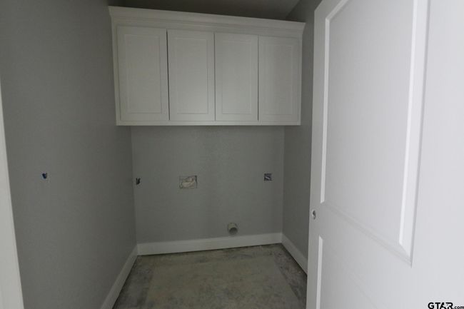 11941 Gillian Ct, House other with 3 bedrooms, 2 bathrooms and null parking in Tyler TX | Image 11