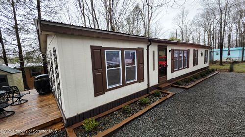 147 Spruce St, Greentown, PA, 18426-3027 | Card Image