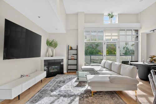 unit-206-555 Front St, San Diego, CA, 92101-6774 | Card Image