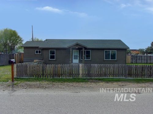 1117 N 11th St, Payette, ID, 83661-2227 | Card Image