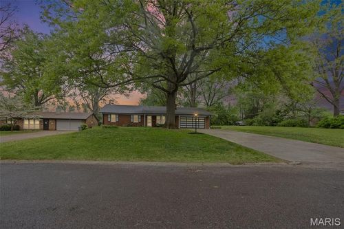 9 Beth Ann Dr, Belleville, IL, 62221-6201 | Card Image