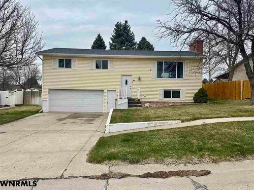 818 E 10th Street, Chadron, NE, 69337 | Card Image