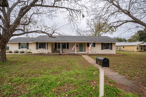 504 Marburger St, Smithville, TX, 78957-1706 | Card Image