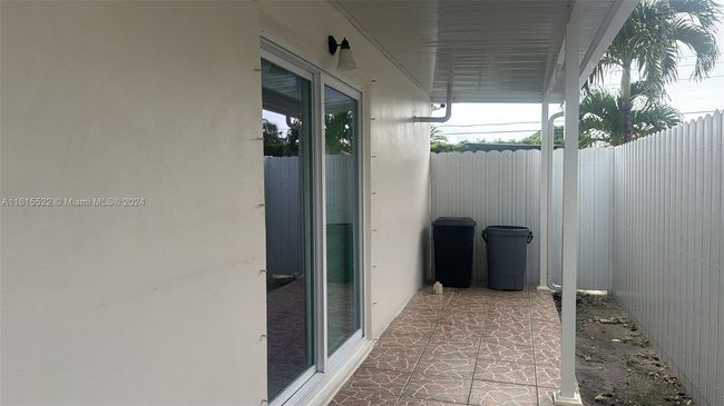 EFFICIENCY - 1370 W 84 Th St, Home with 1 bedrooms, 1 bathrooms and null parking in Hialeah FL | Image 17