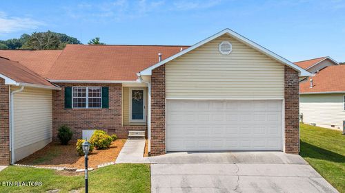 104 Golf Club Ln, Lenoir City, TN, 37771-6784 | Card Image