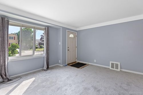 2358 Progress Ave, Lincoln Park, MI, 48146-4808 | Card Image