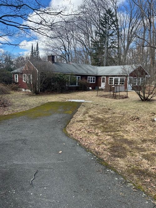 42 Fisher St, Medway, MA, 02053-2211 | Card Image
