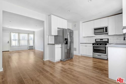 3-208 S Harvard Blvd, Los Angeles, CA, 90004-4301 | Card Image