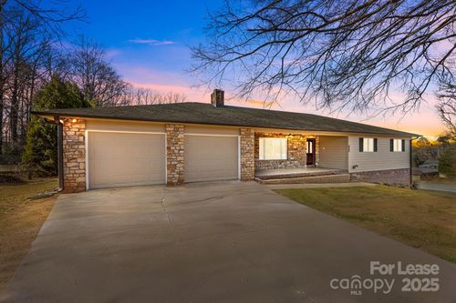 130 Boulder Dr, Lincolnton, NC, 28092-8807 | Card Image