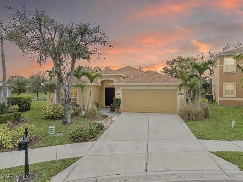 8423 Hollow Brook Cir, NAPLES, FL, 34119-9724 | Card Image