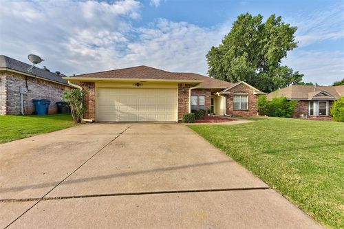 1912 Dena Dr, Edmond, OK, 73003-3746 | Card Image