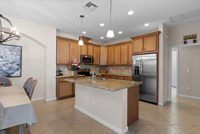 12802 Sw Lake Fern Cir, Condo with 2 bedrooms, 2 bathrooms and null parking in Port St. Lucie FL | Image 11