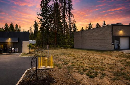 52612 Highway 97, La Pine, OR, 97739-9710 | Card Image