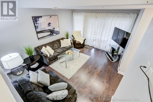 80-221 Milestone Cres, Aurora, ON, L4G3M2 | Card Image