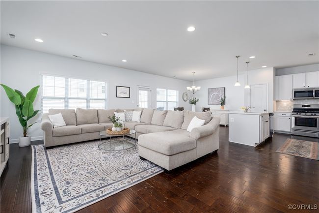 Spacious, Open Family Room | Image 6
