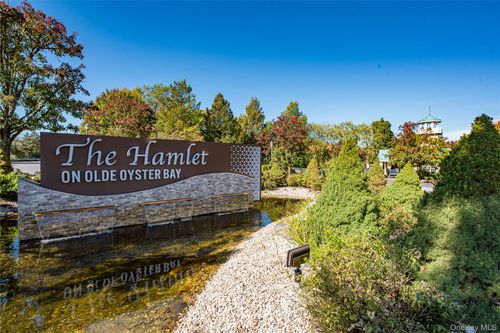 avon-lower-93 Carriage Lane, Oyster Bay, NY, 11803 | Card Image