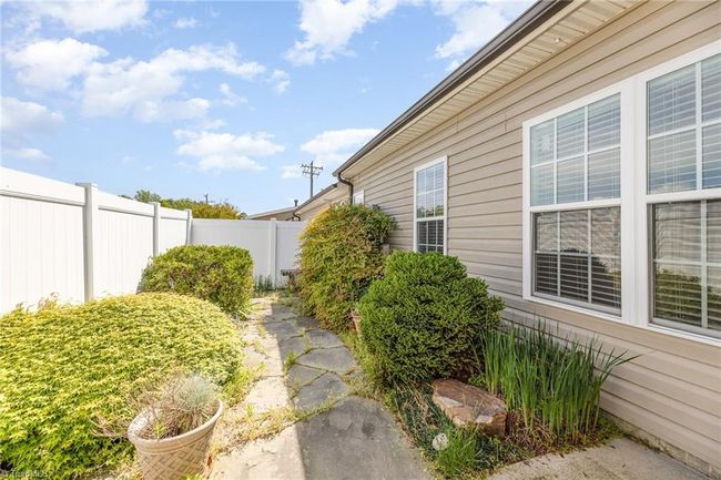 7070 Hanesbrook Cir, House other with 3 bedrooms, 2 bathrooms and null parking in Clemmons NC | Image 25