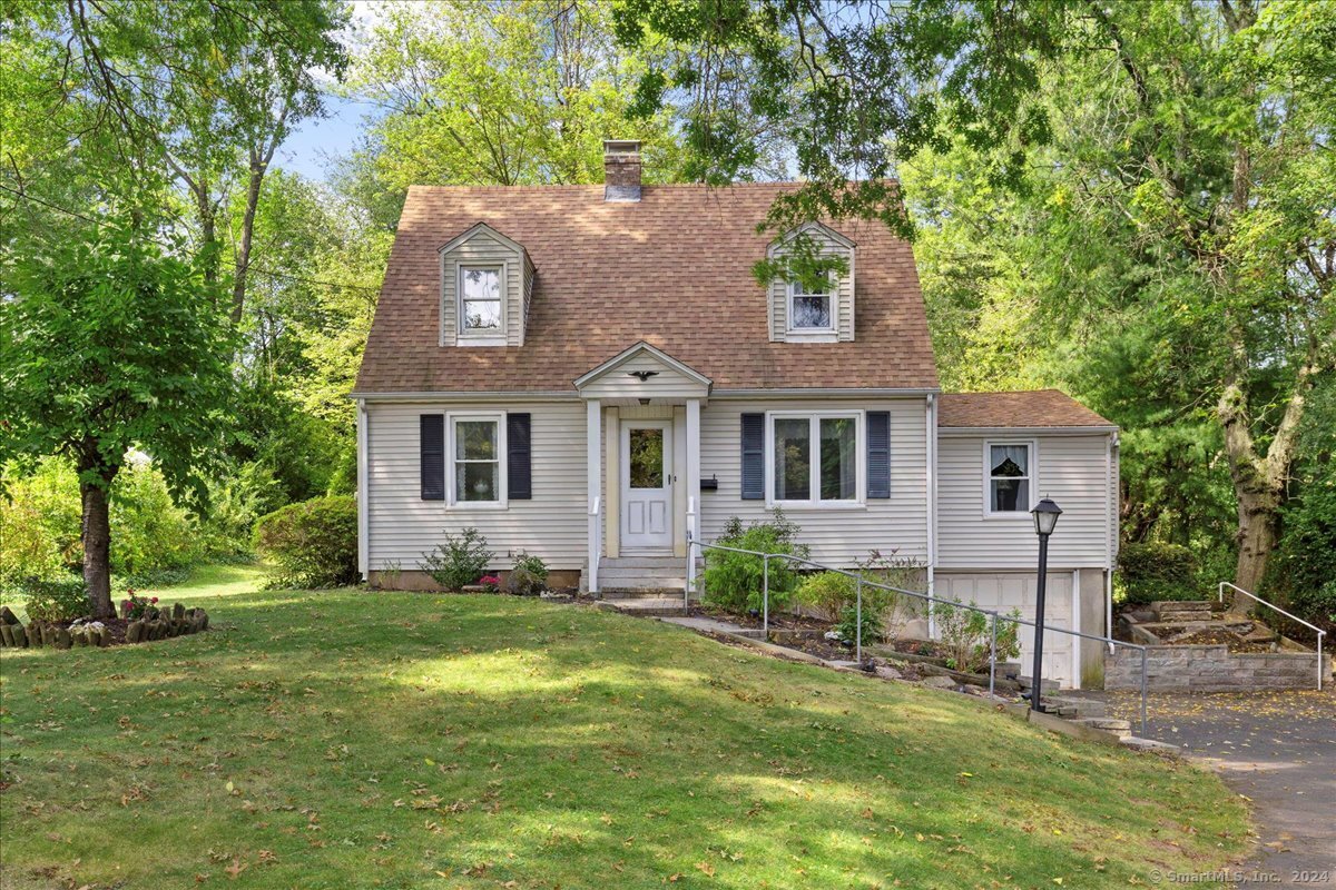 Hartford Ave, Newington, CT 06111