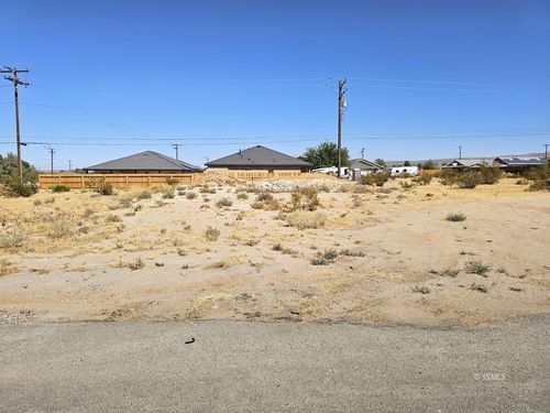 1304 Porter St, Ridgecrest, CA, 93555-8807 | Card Image