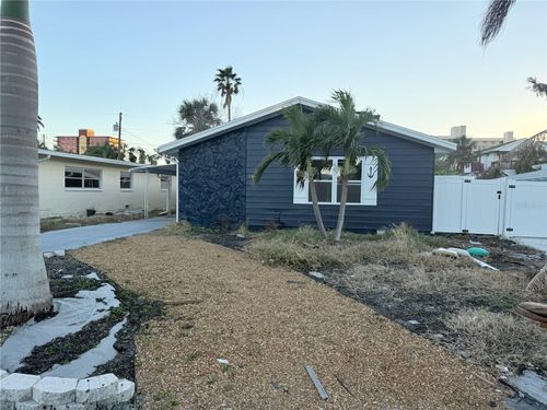 15416 2nd Street E, Madeira Beach, FL, 33708 | Card Image